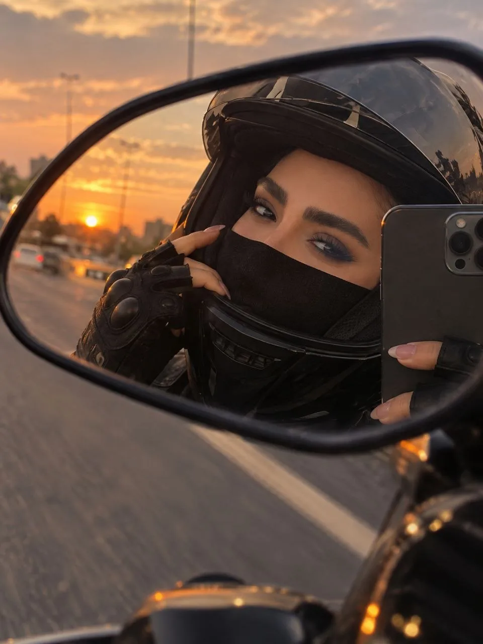 خروجی نمونهٔ عکاسی در آینه موتور